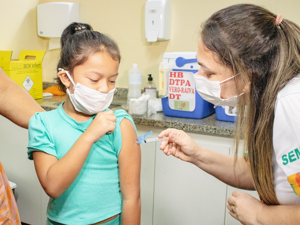 Manaus entra na reta final da Multivacinação com oferta de doses em mais de 170 salas até terça