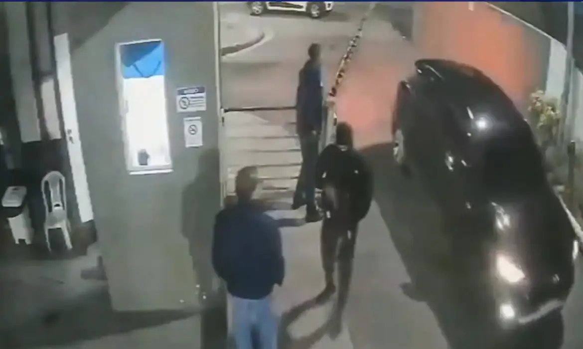 Vídeo: Homens armados invadem hospital no RJ em busca de paciente internado