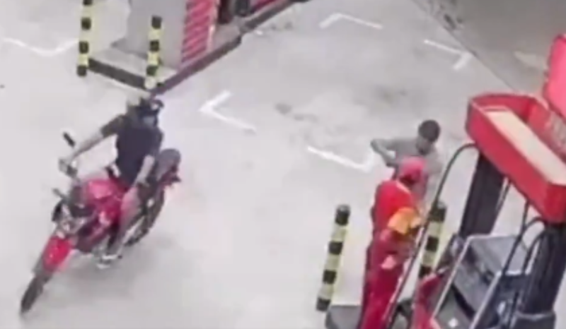 Vídeo: Câmera registra assalto a posto de combustíveis na Av. Cosme Ferreira