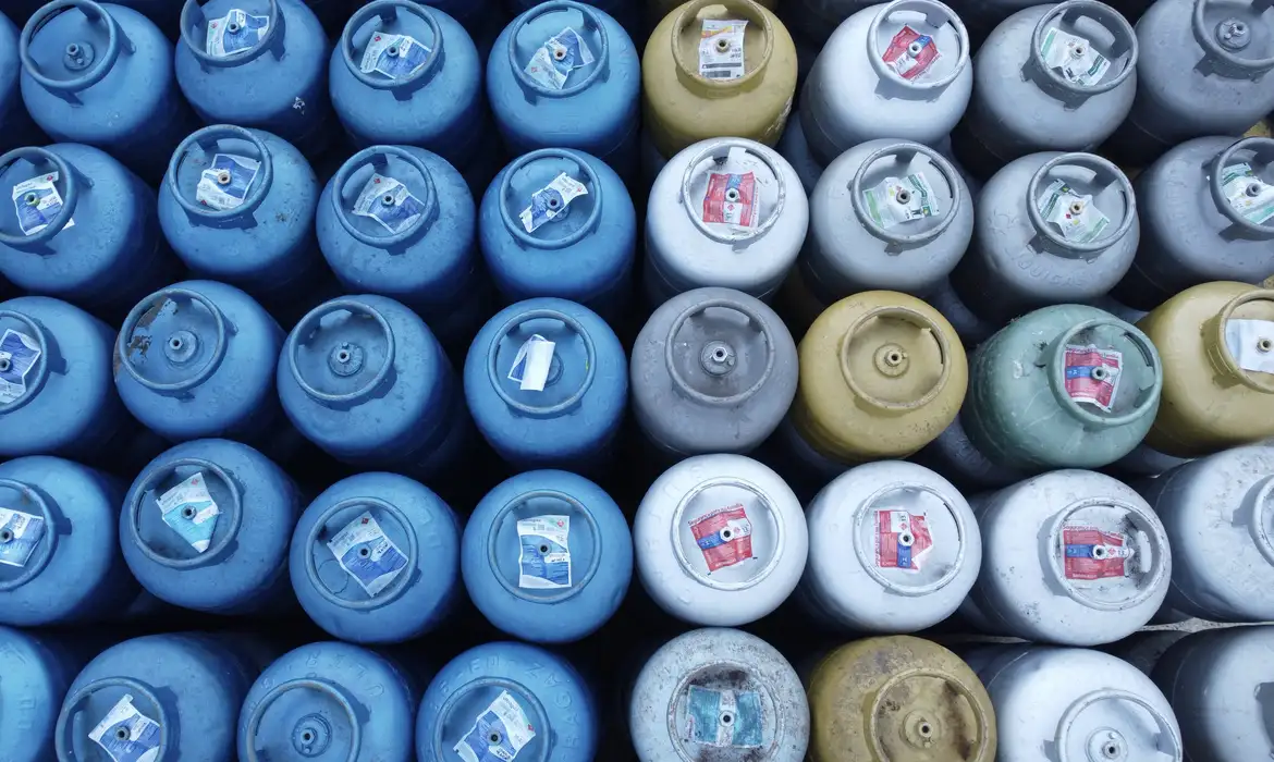 Amazonas tem mais de 517,8 mil famílias atendidas pelo Gás do Povo em abril