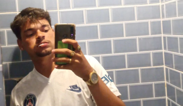 Jovem morre com um tiro no peito durante assalto em Manaus