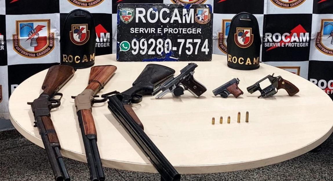 Polícia apreende arsenal de armas de facção criminosa em Manaus