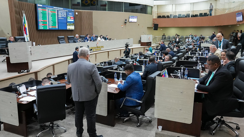 David Almeida envia para Câmara reajuste salarial de 5,48% para servidores municipais