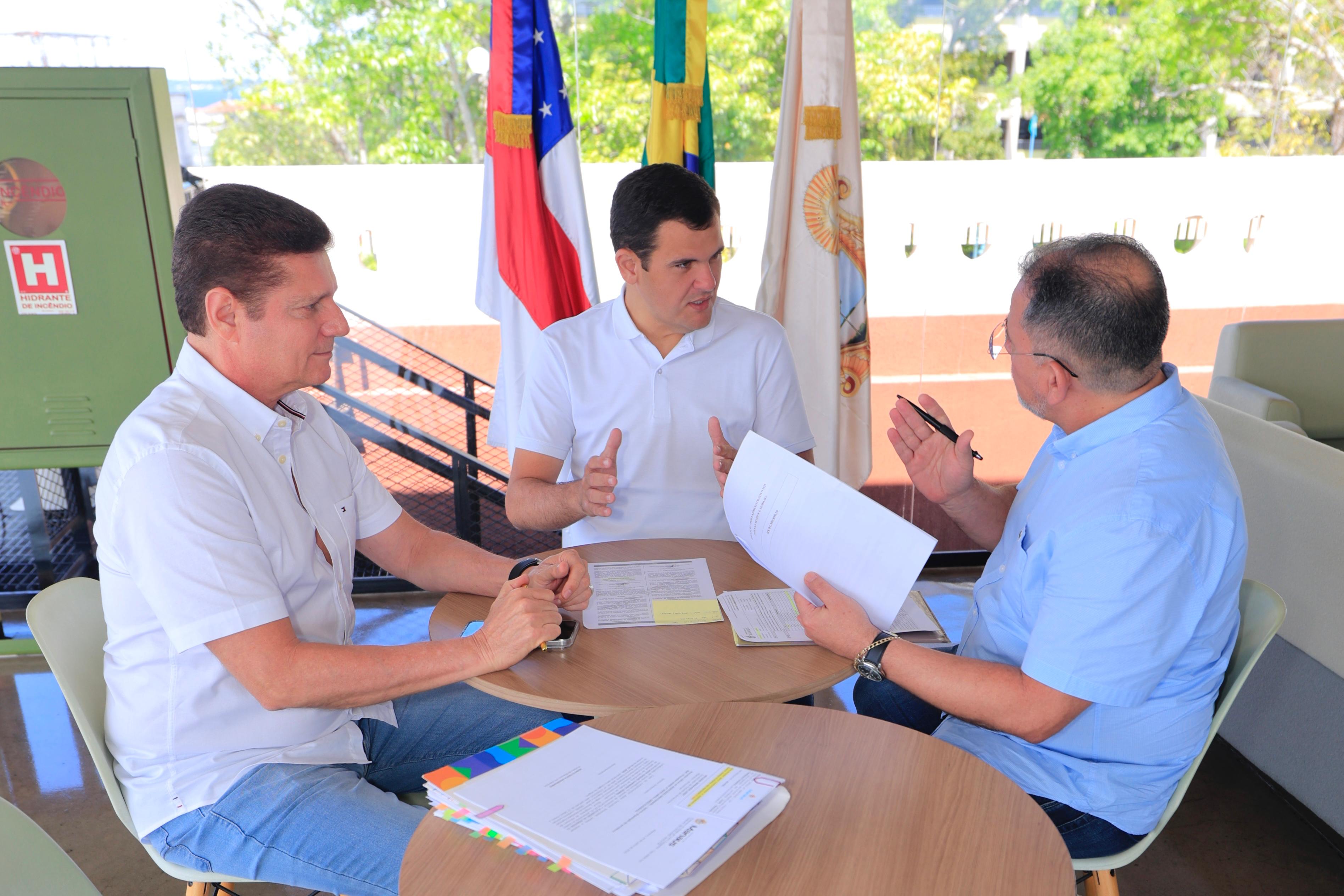 Prefeitura de Manaus paga a primeira parcela do 13º salário dos servidores na sexta-feira