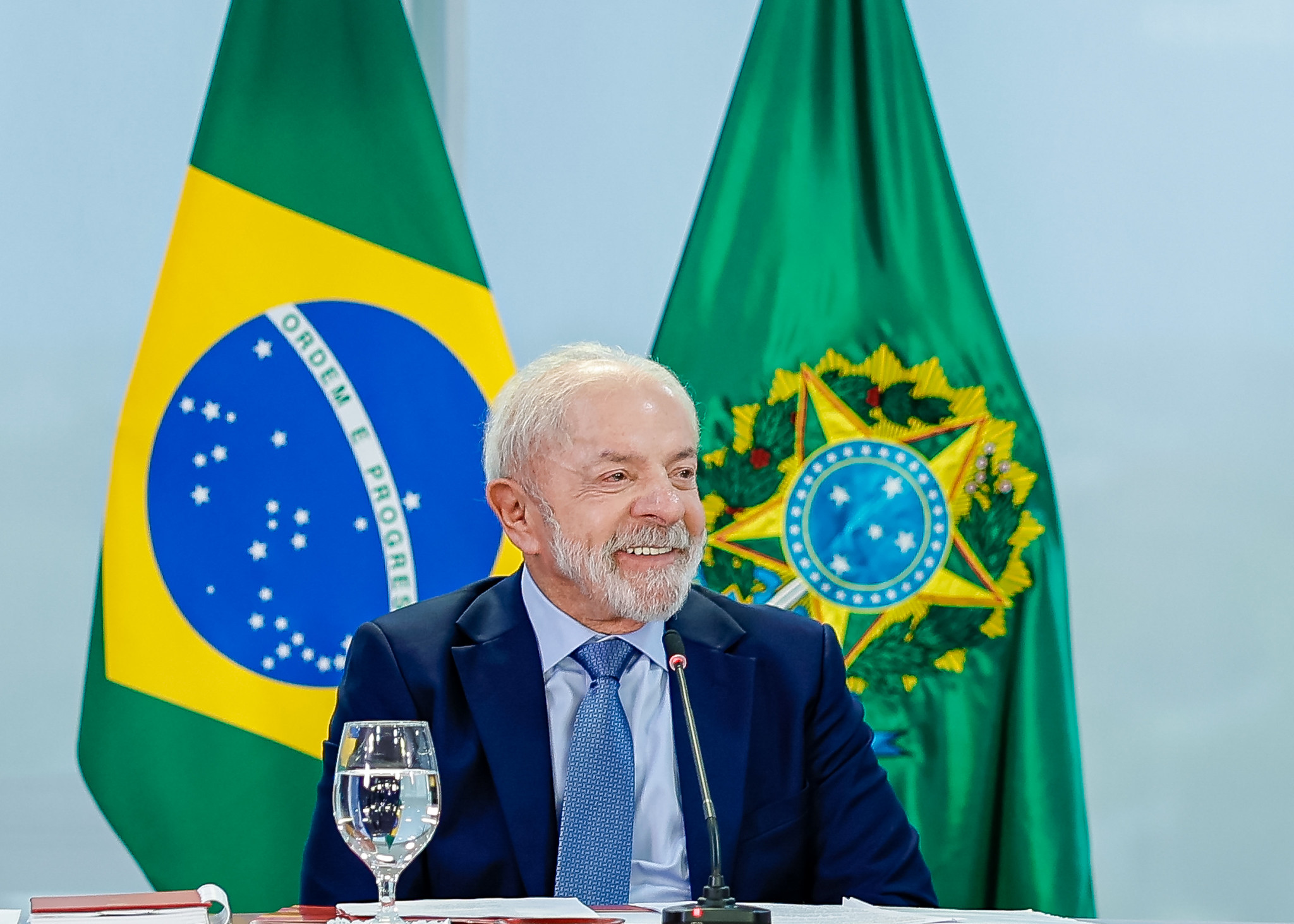 Dito & Feito: PIRARUCU NÃO É PEIXE ORNAMENTAL  – Lula e Janja resolvem problema com uma suculenta caldeirada