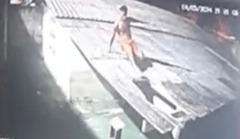 Vídeo: detento recebe 'encomenda' após escalar telhado de presídio de Parintins