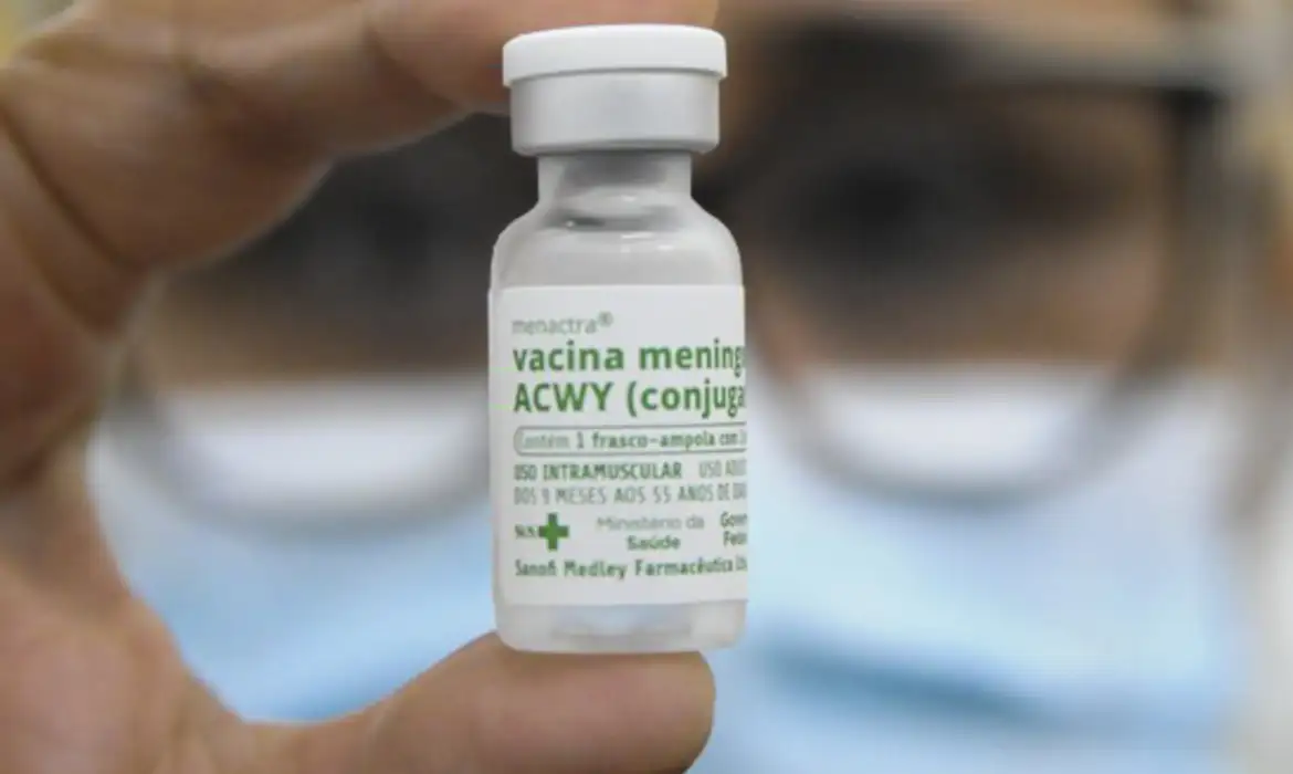 Pessoas de até 59 anos de idade poderão se vacinar contra a meningite