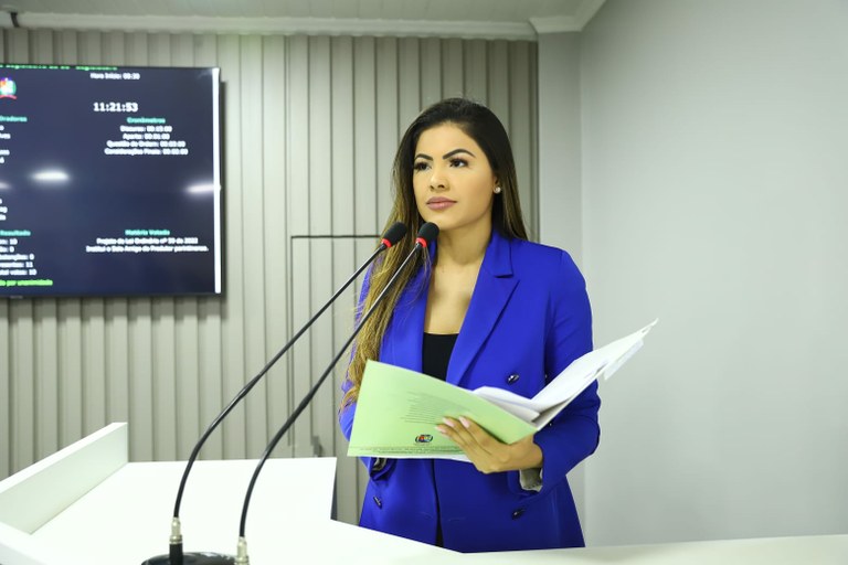 Pesquisa aponta liderança de Brena Dianná para Prefeitura de Parintins