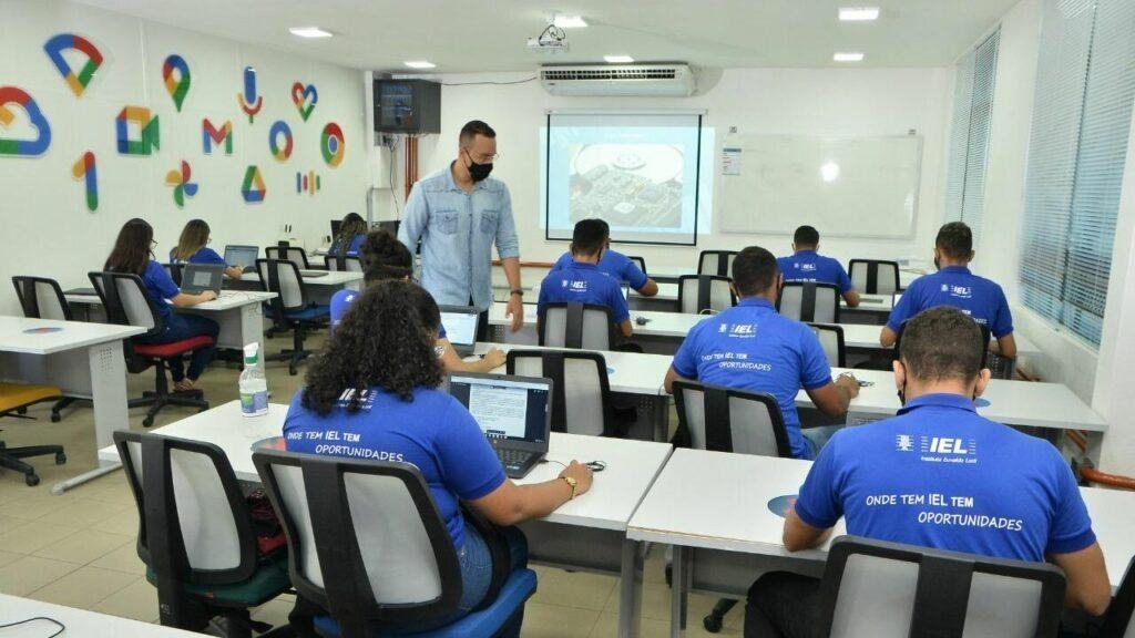 IEL Amazonas abre 78 vagas de estágio com bolsas de até R$ 1,8 mil