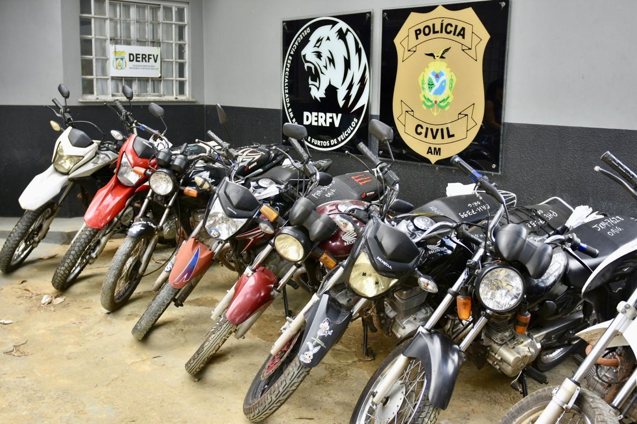 Polícia devolve 17 motos recuperadas durante operação em Manacapuru