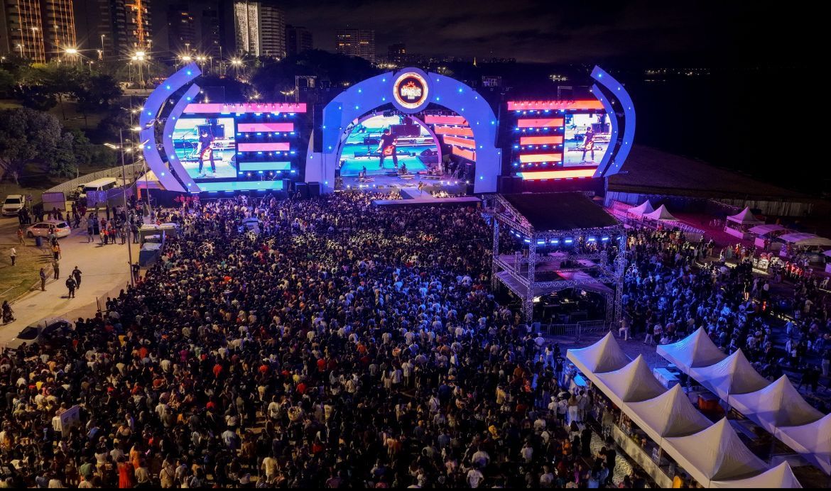 ‘Réveillon Gospel’ leva mais de 50 mil pessoas à praia da Ponta Negra
