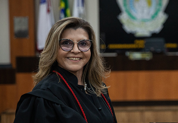 CMM aprova concessão de medalha à desembargadora Nélia Caminha Jorge