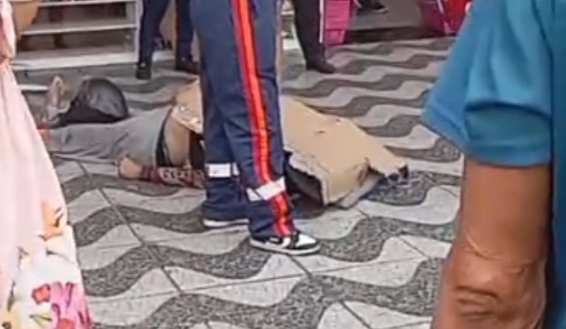 Vídeo: mototaxista morre após passar mal na Avenida Autaz Mirim