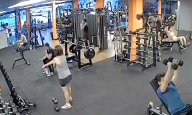 Homem é perseguido e morto dentro de academia em Londrinha