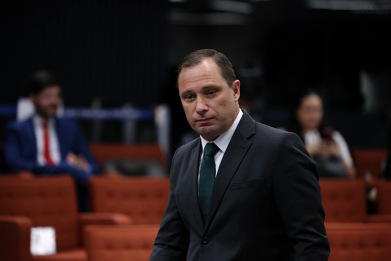 Cid reafirma que Bolsonaro leu minuta golpista durante reunião