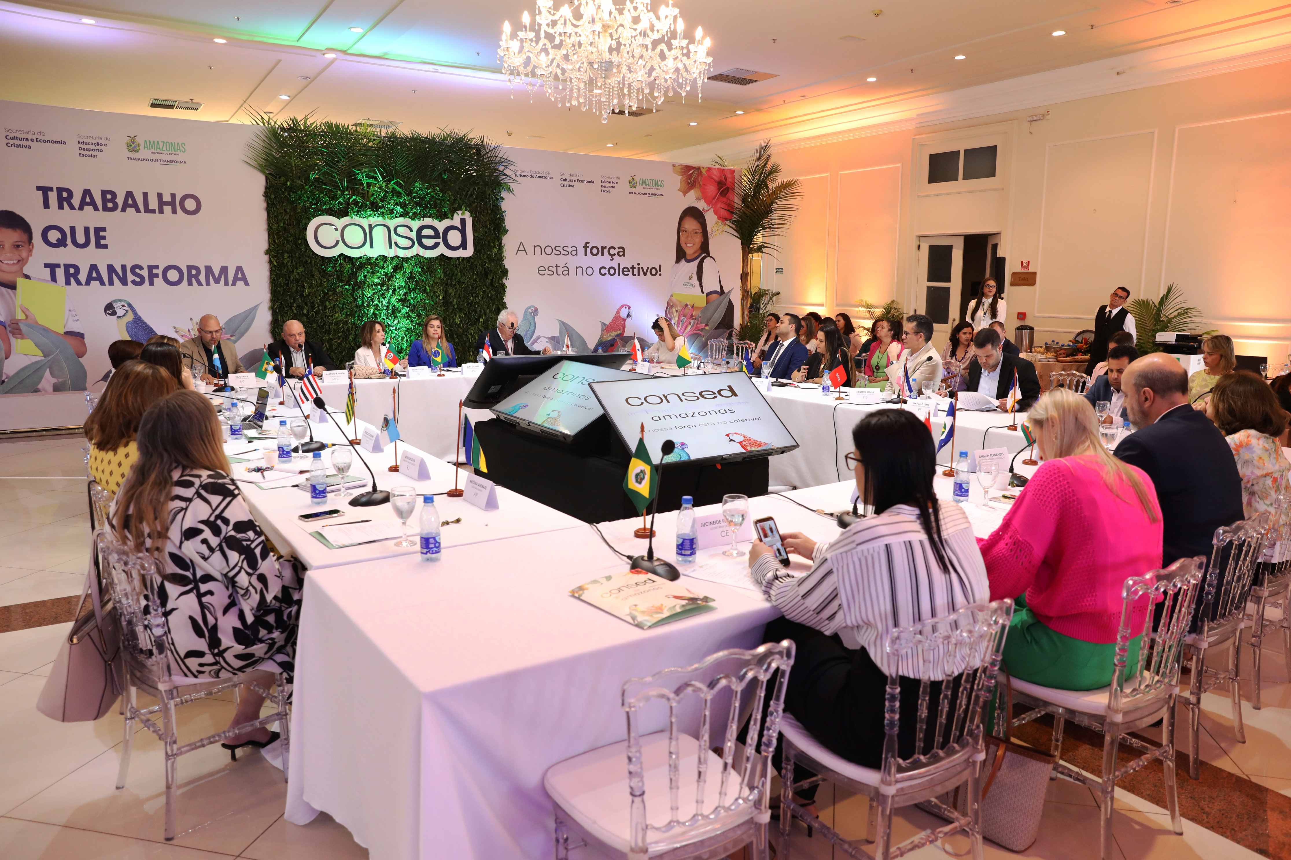 No AM, secretários de educação de todo o país discutem políticas públicas educacionais