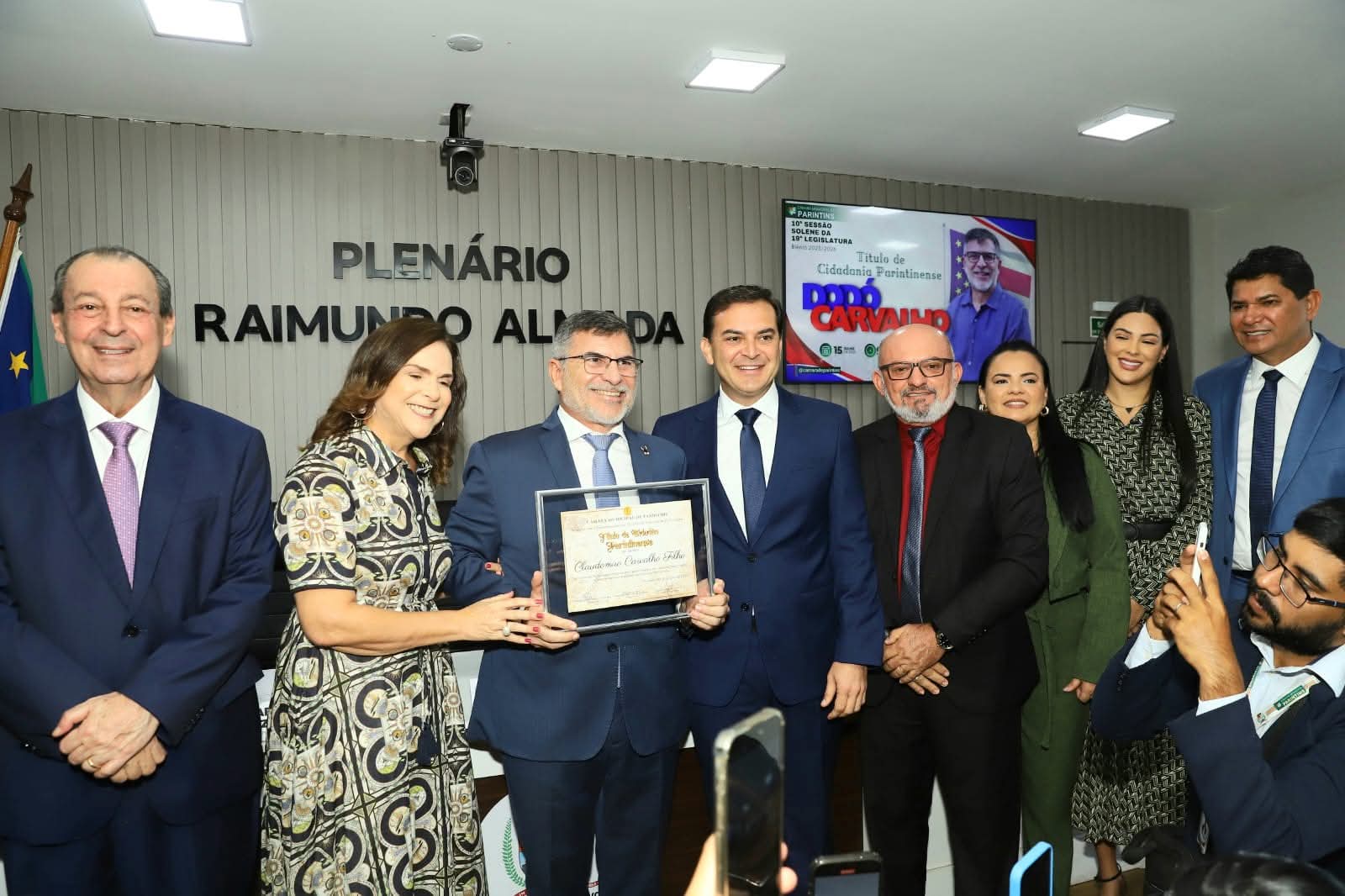 Empresário Dodó Carvalho recebe título de Cidadão Parintinense na Câmara Municipal