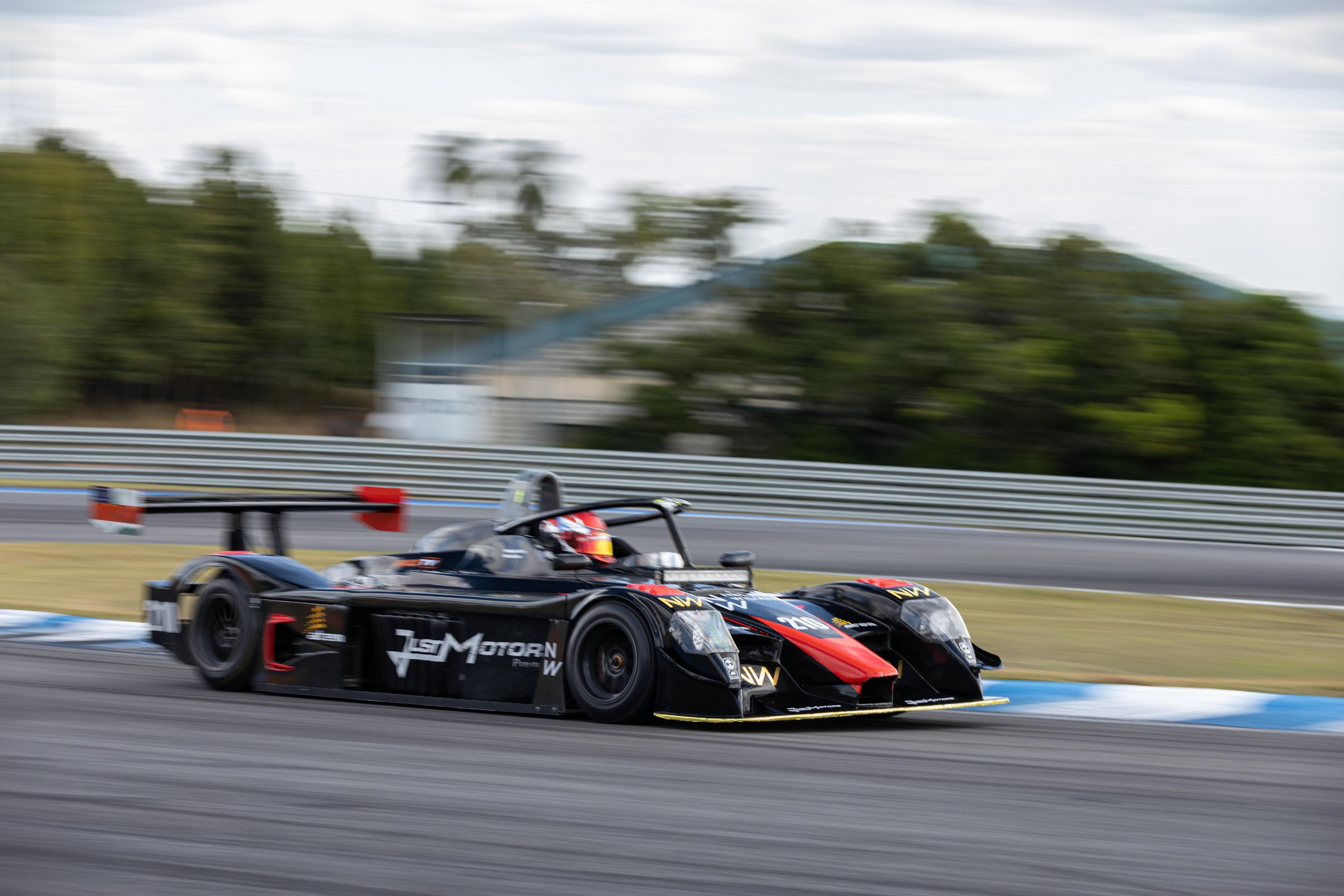 Just Motors Racing acelera com apoio da Atem e conquista o Brasil