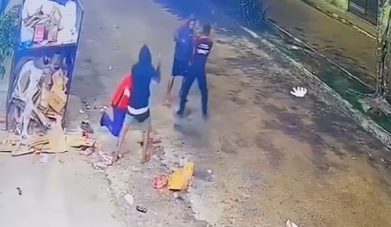Vídeo: Comerciante e funcionário são agredidos durante assalto no AM