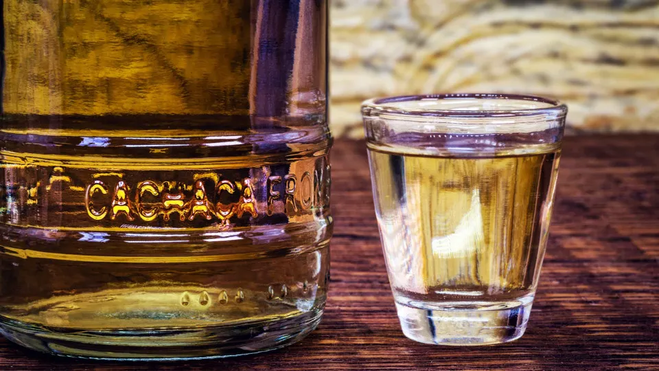 Cachaça contaminada por metanol deixou 37 mortos na Bahia em 1999