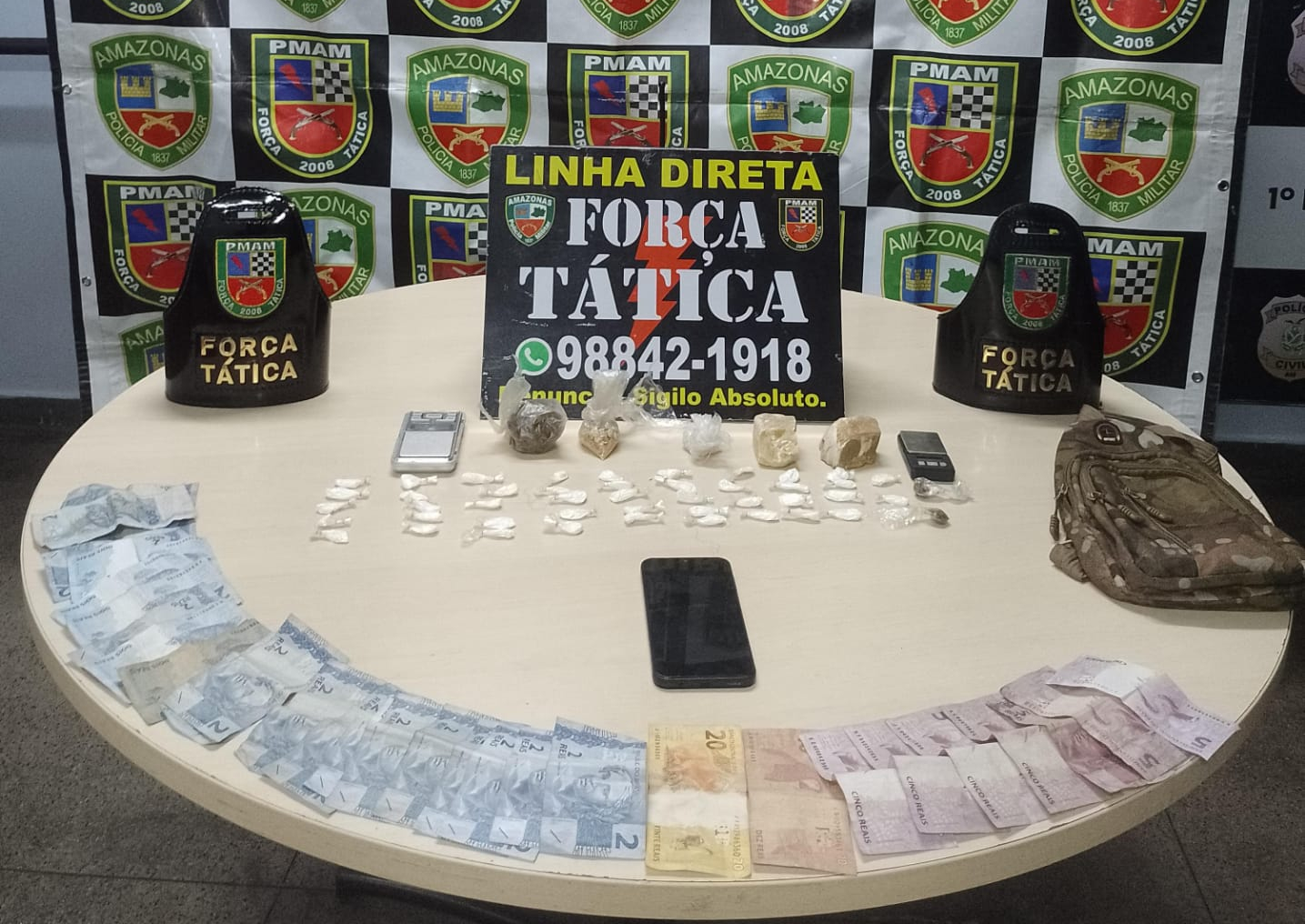 Dupla é presa por tráfico de drogas na feira da Manaus Moderna