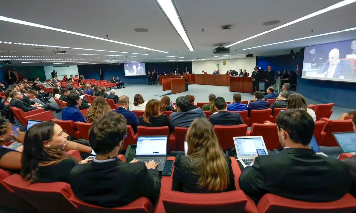 STF começa a julgar kids-pretos pela tentativa de golpe de Estado