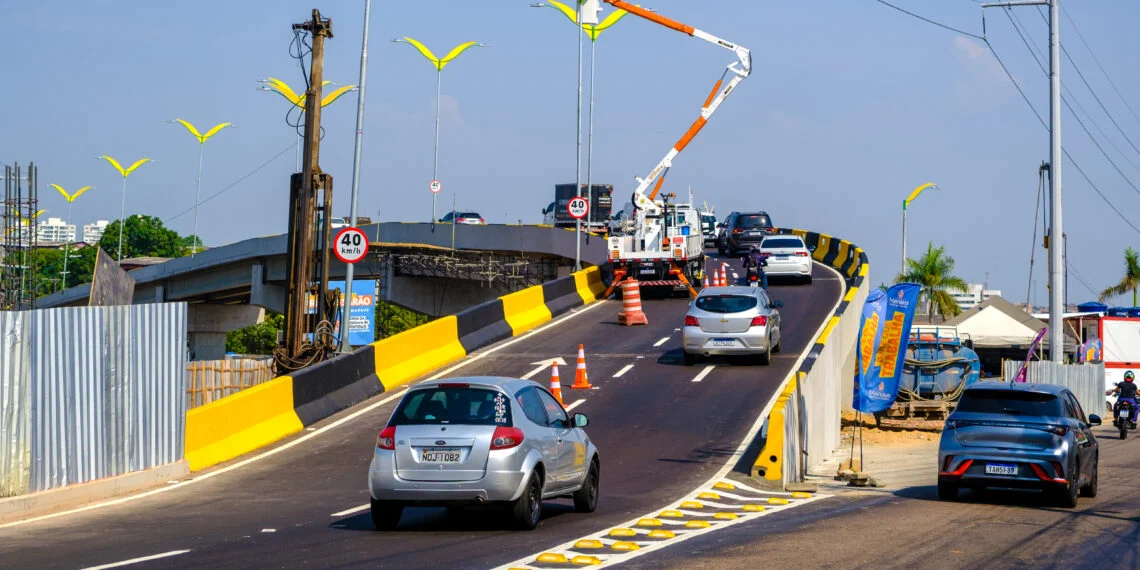 Parte da avenida Coronel Teixeira será interditada neste sábado para obras do Complexo Passarão