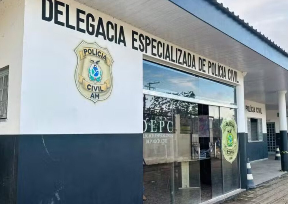 Homem é preso após jogar lata de cerveja contra escola e ferir aluno em Tefé