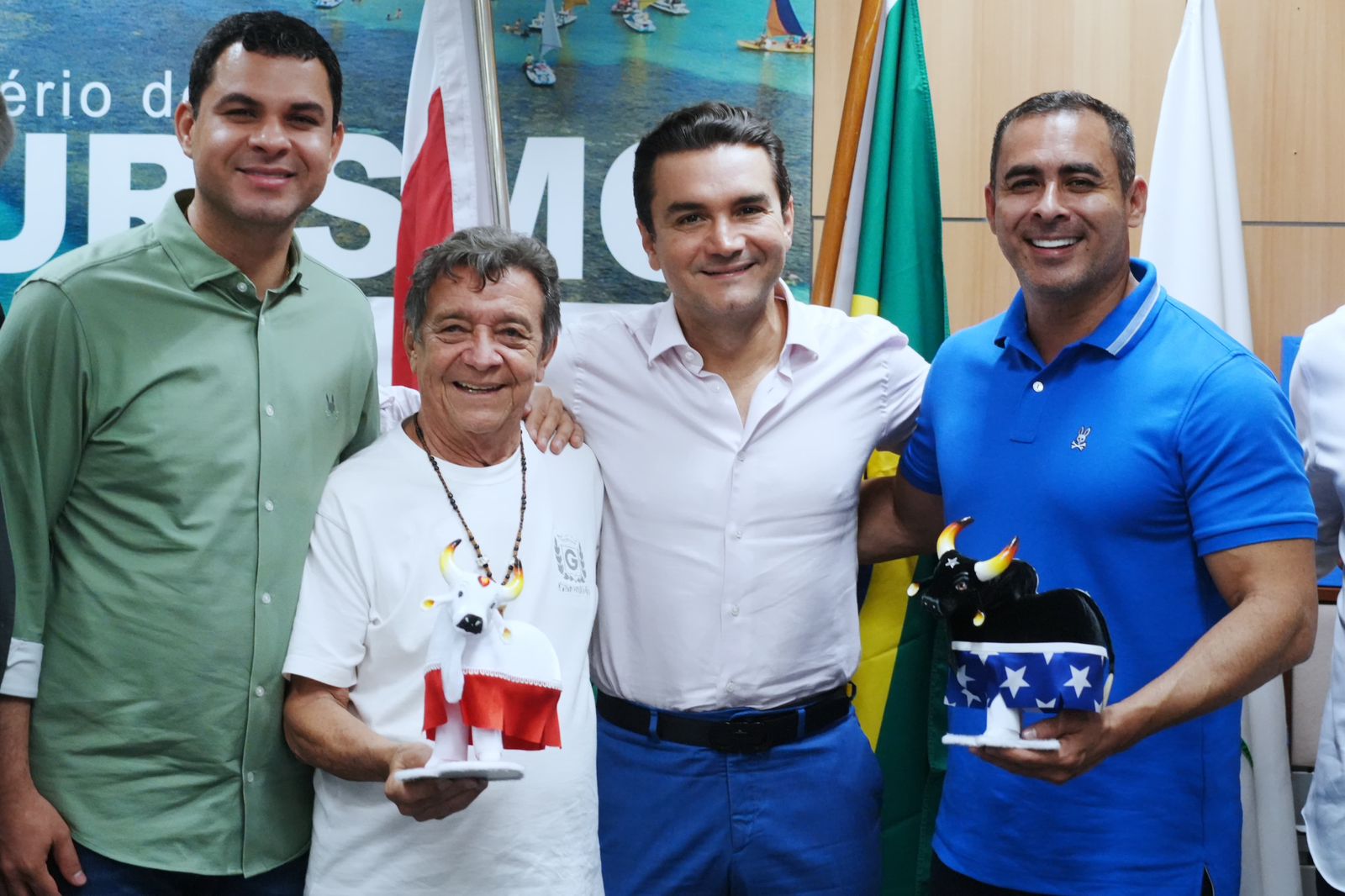 Ministério do Turismo garante recursos e apoio ao Festival de Parintins 2025