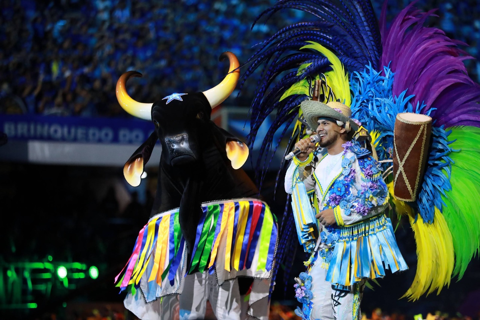 Caprichoso encerra apresentações destacando cultura, memória e tradições da Região Norte