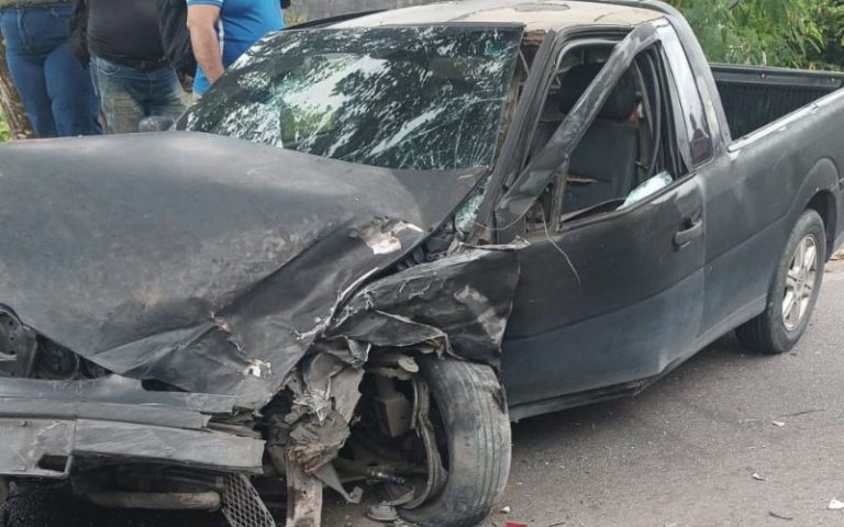 Vídeo: Motorista embriagado capota carro e atinge outros quatros veículos em Manaus