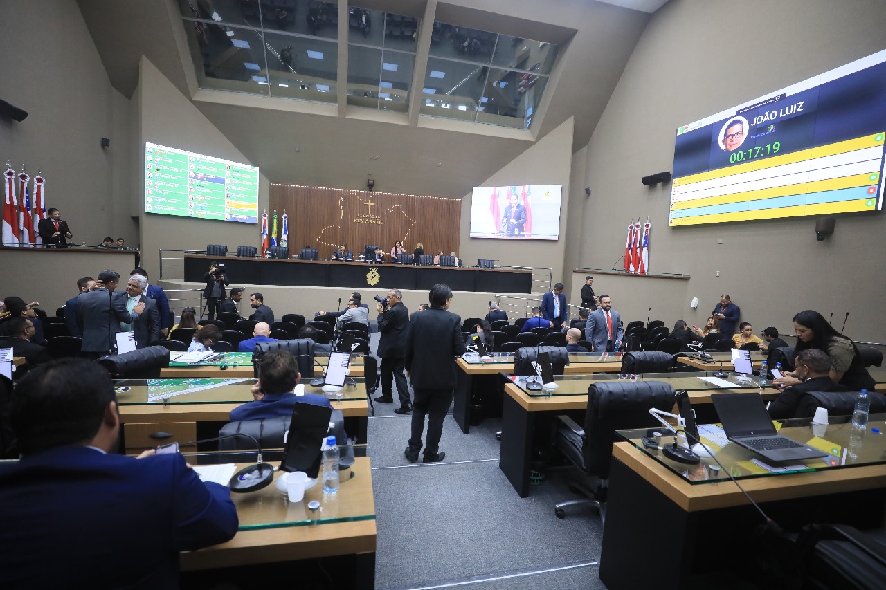 Aterro sanitário no Tarumã é criticada por deputados estaduais