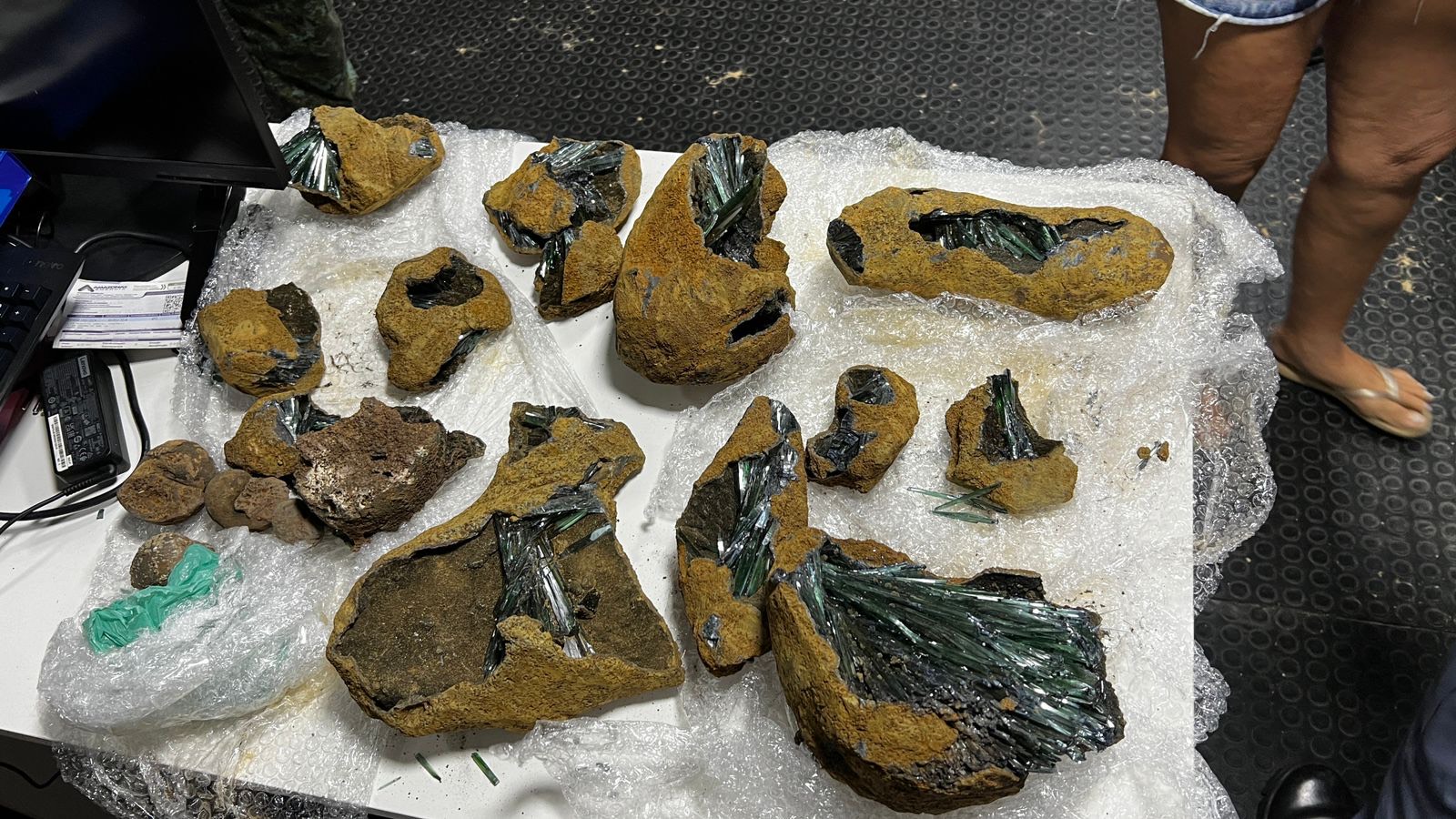 Cerca de 20 kg de pedra semipreciosa são apreendidos em embarcação no AM