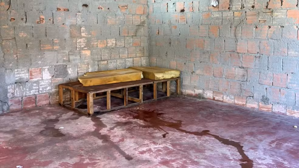 Dois irmãos são presos por maus-tratos contra a mãe de 70 anos em Manaus