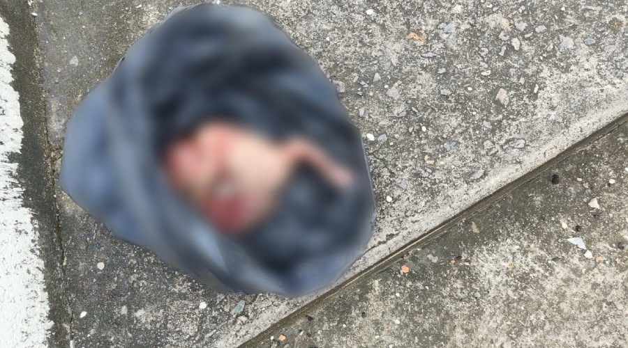 Feto é encontrado dentro de saco de lixo em Manaus