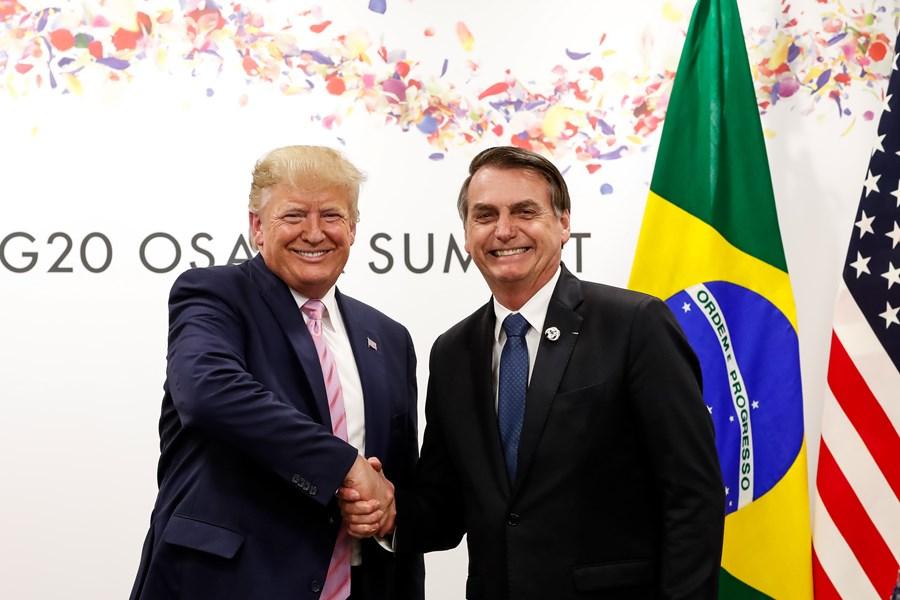 Trump diz que prisão de Bolsonaro 'é uma pena'