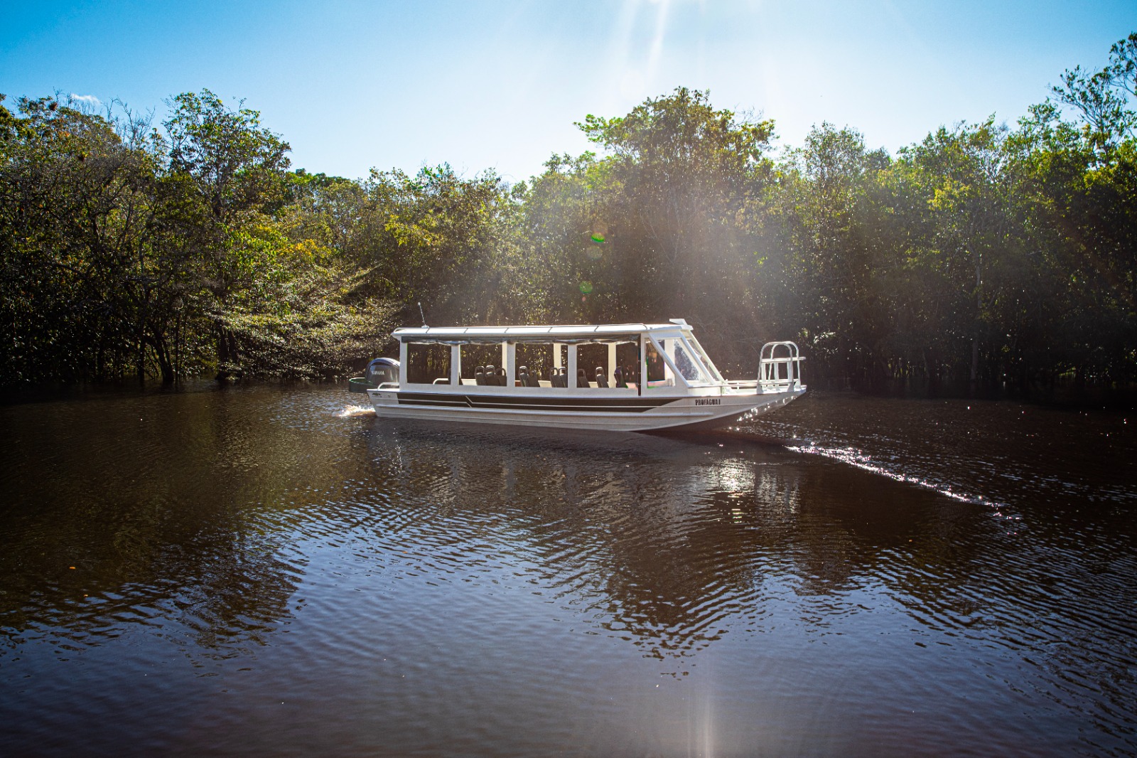 UEA recebe lancha para apoiar elaboração do Plano de Bacia do Rio Tarumã-Açu