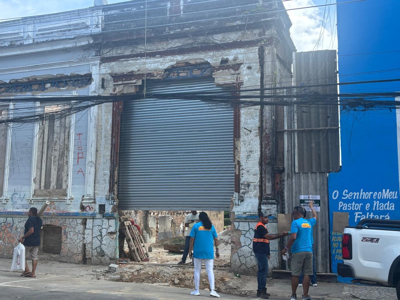 Prefeitura e Iphan embargam demolição irregular de imóvel no Centro Histórico de Manaus