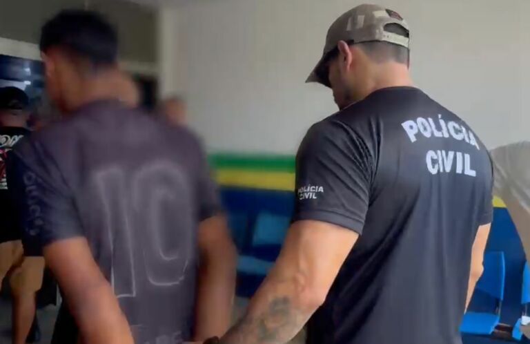 Homem é preso por importunação sexual durante viagem de barco para Parintins