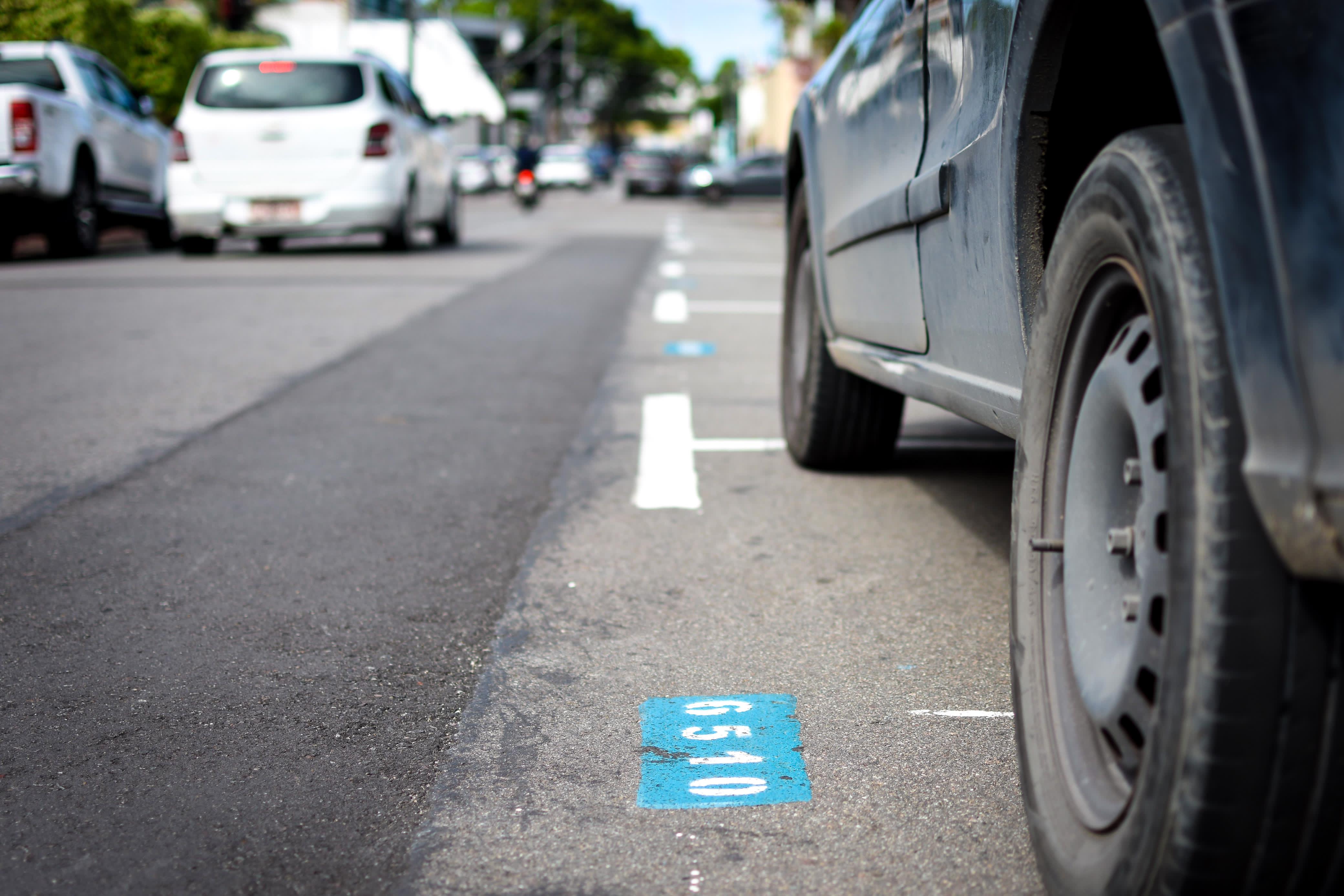 Concessionária responsável pelo Zona Azul é notificada por danos a veículo