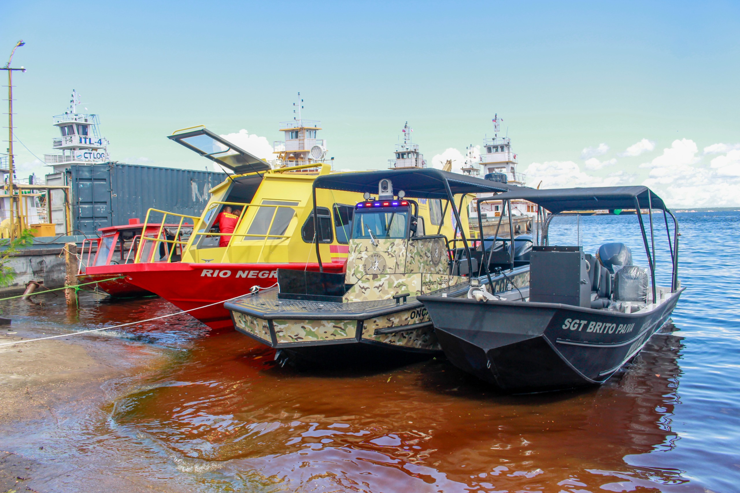 SSP-AM faz entrega de novas lanchas da PMAM, PC-AM e CBMAM