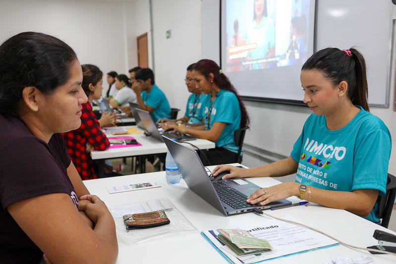Prefeitura leva serviços do Sine Manaus para as zonas Norte e Leste da cidade