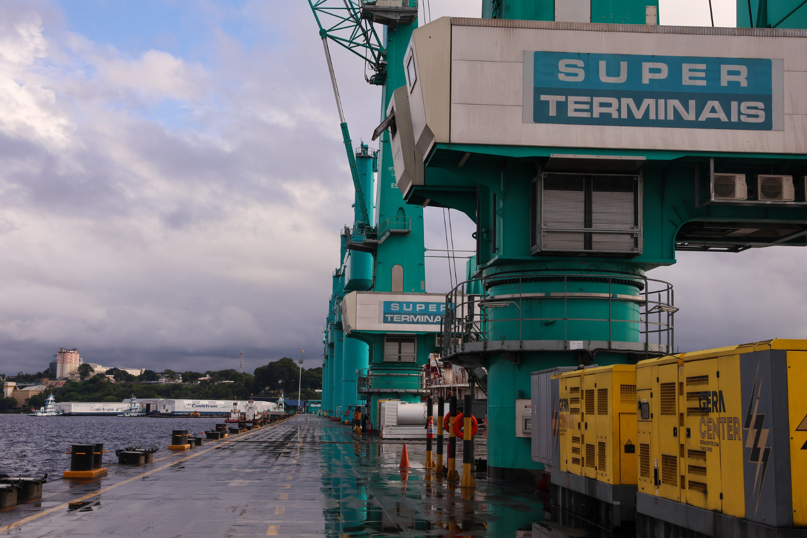 Wilson Lima firma parceria para construção de usina a gás natural no setor portuário