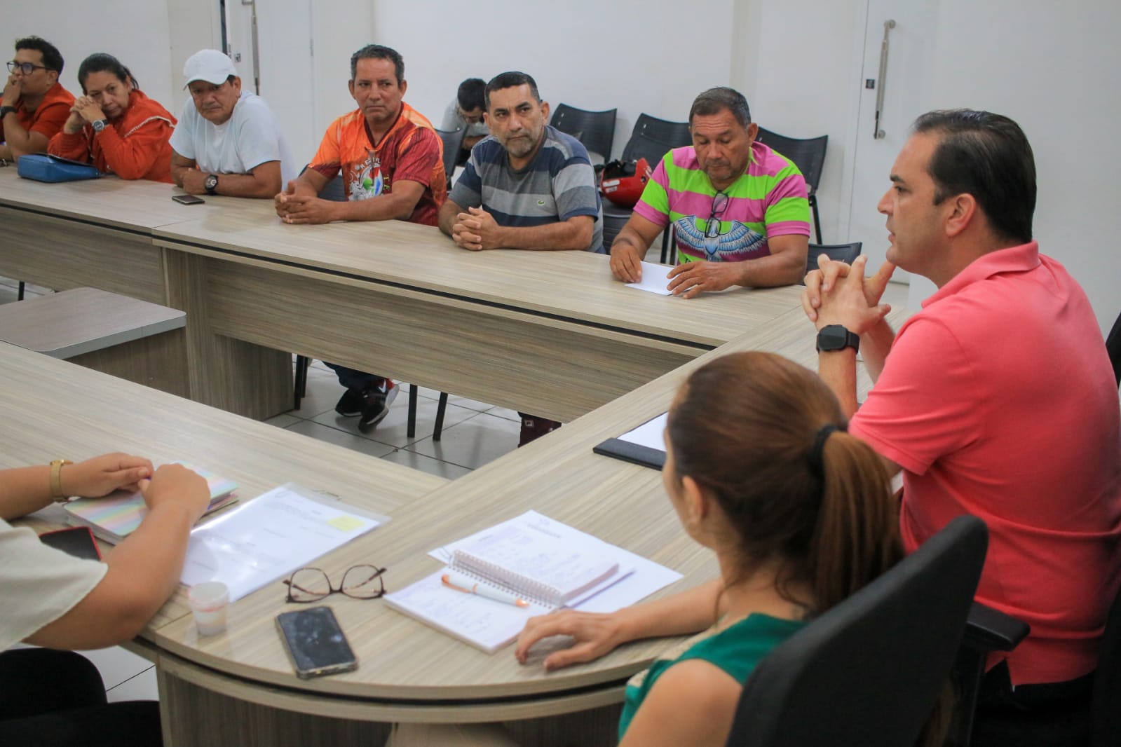 Prefeitura de Parintins faz segundo repasse de recursos aos blocos do Carnailha 2025