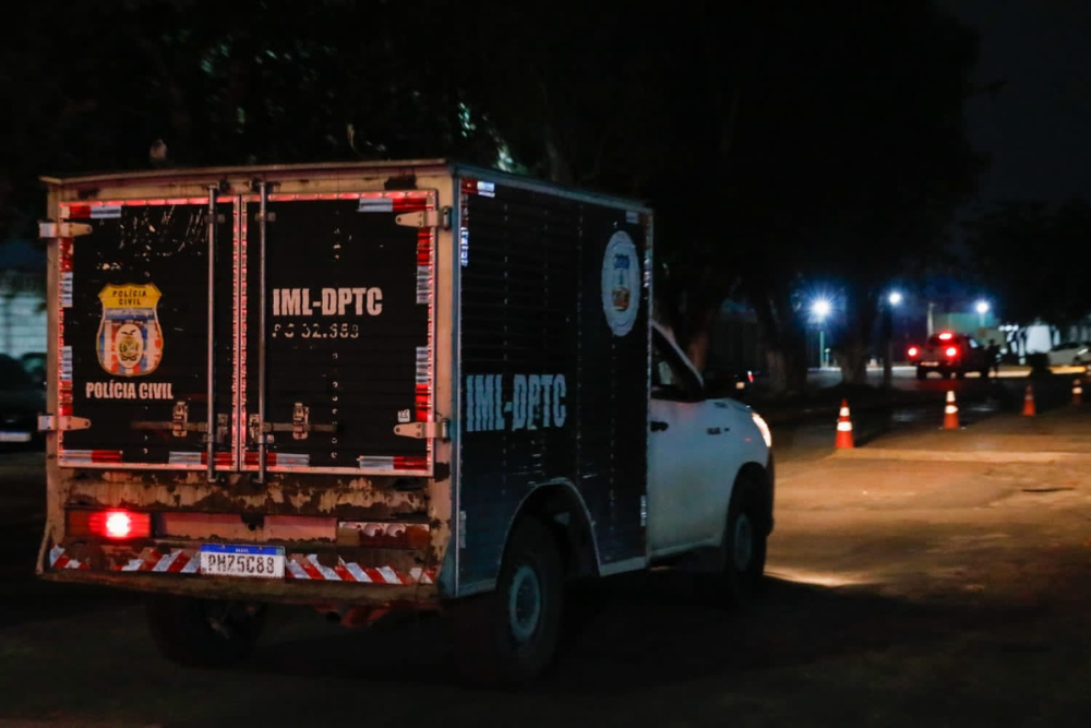 Homem em situação de rua é baleado nas mãos no Centro de Manaus