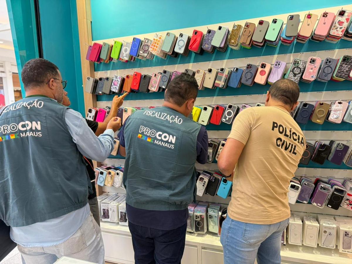 Procon apreensão de mais de 950 produtos falsificados em shopping de Manaus