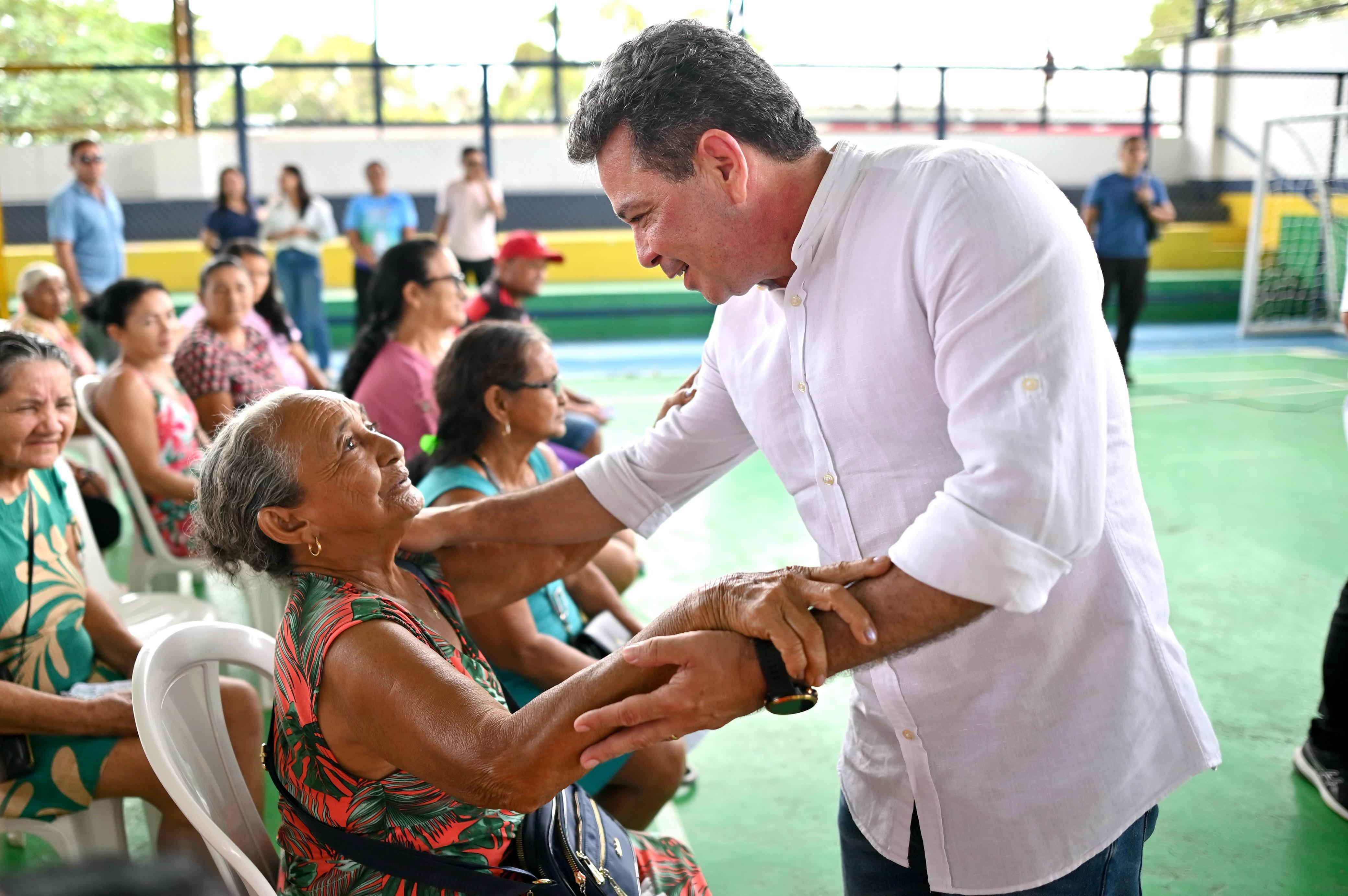 Articulações internacionais e ações de saúde no interior marcam semestre de Tadeu de Souza