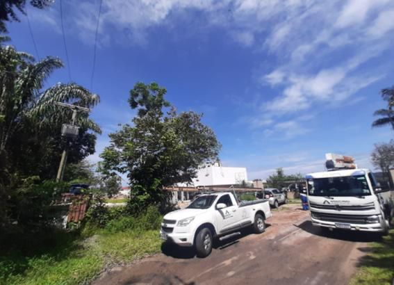 Chácara e fábrica de gelo são flagradas com ligações clandestinas em Manaus