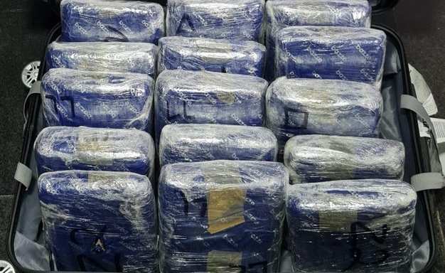 Passageira é presa com 16 quilos de drogas no aeroporto de Manaus