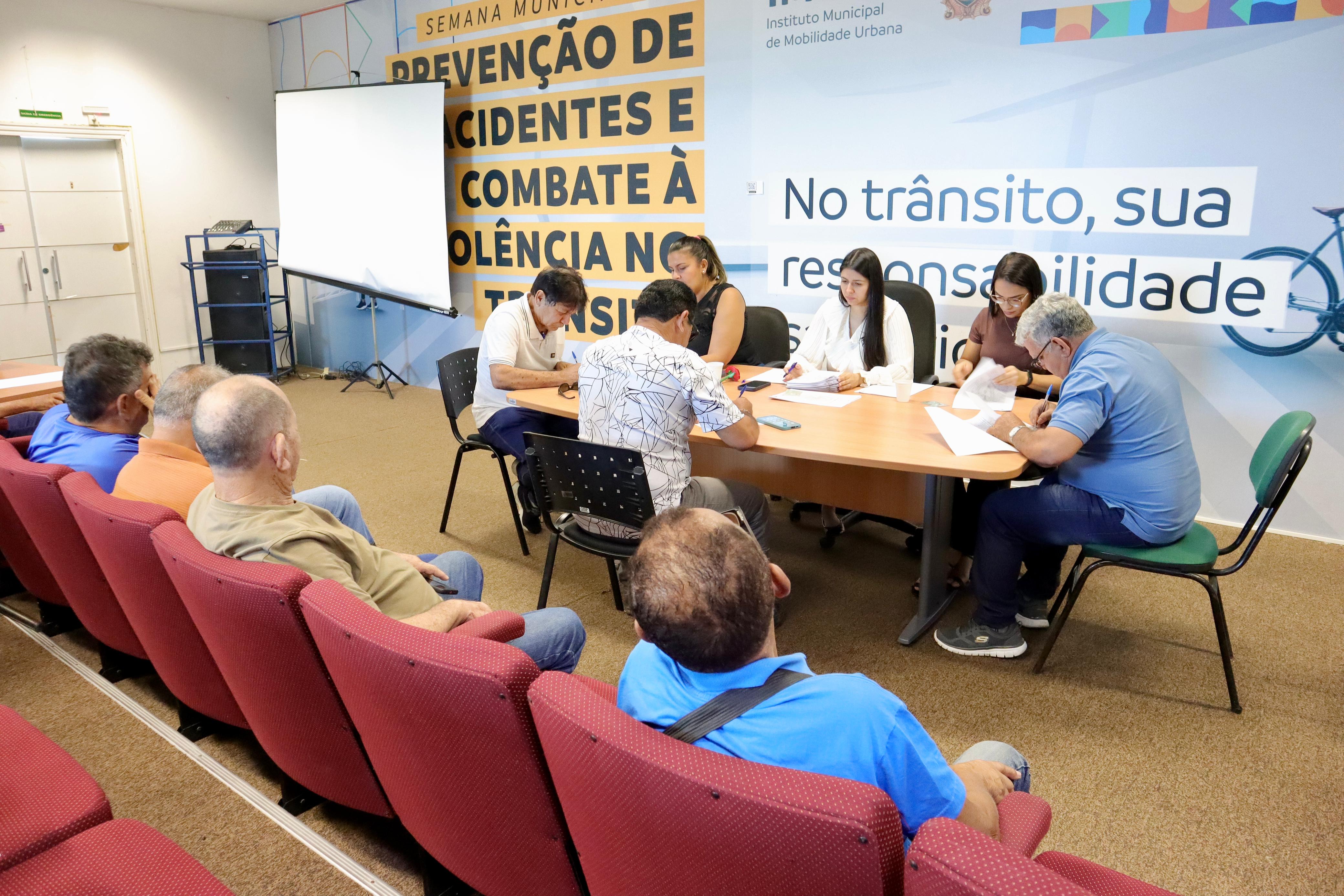 Novo modal de transporte avança com assinatura de contratos em Manaus